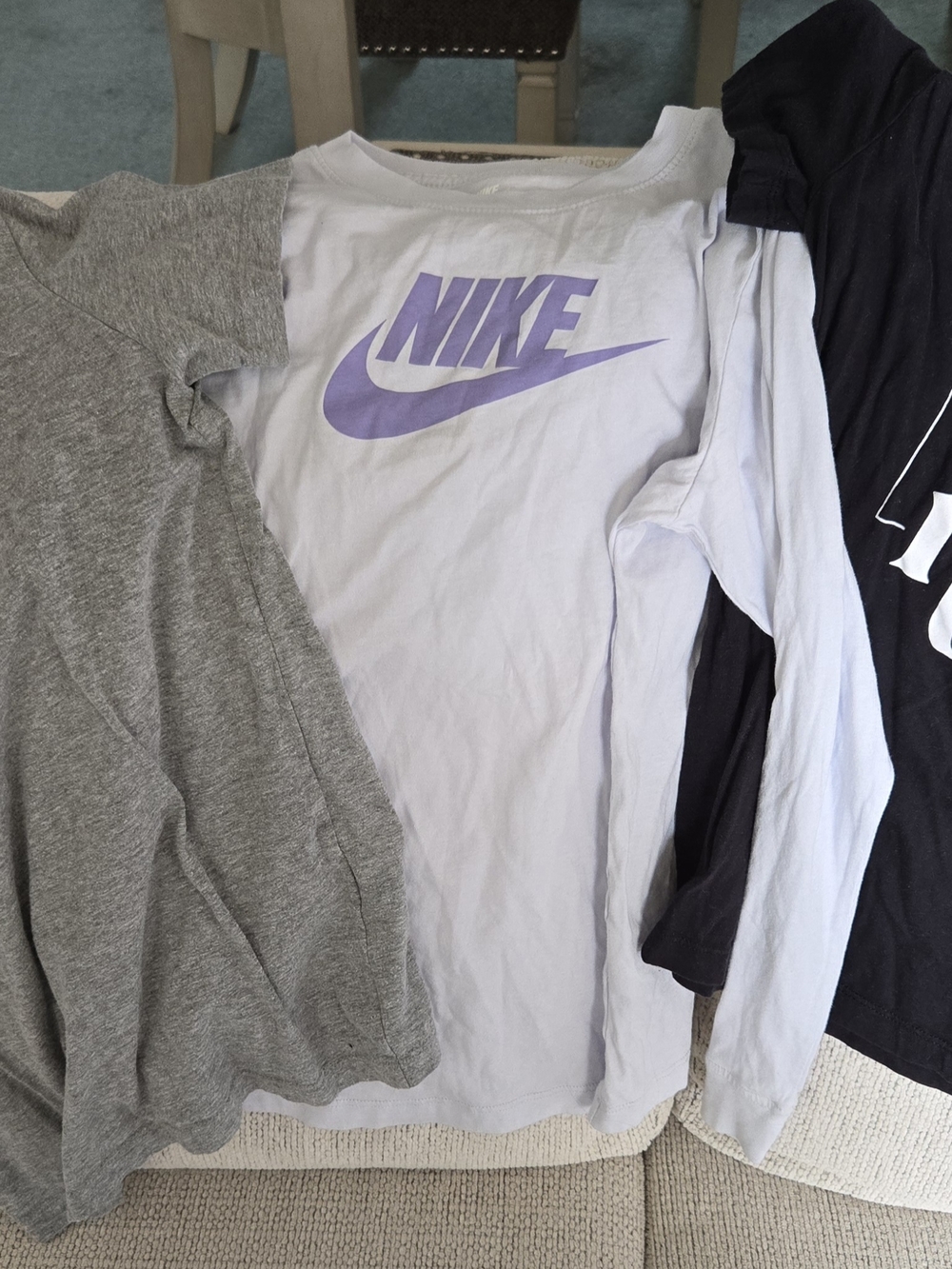 Bundle of 3 NIKE t-shirts for girls